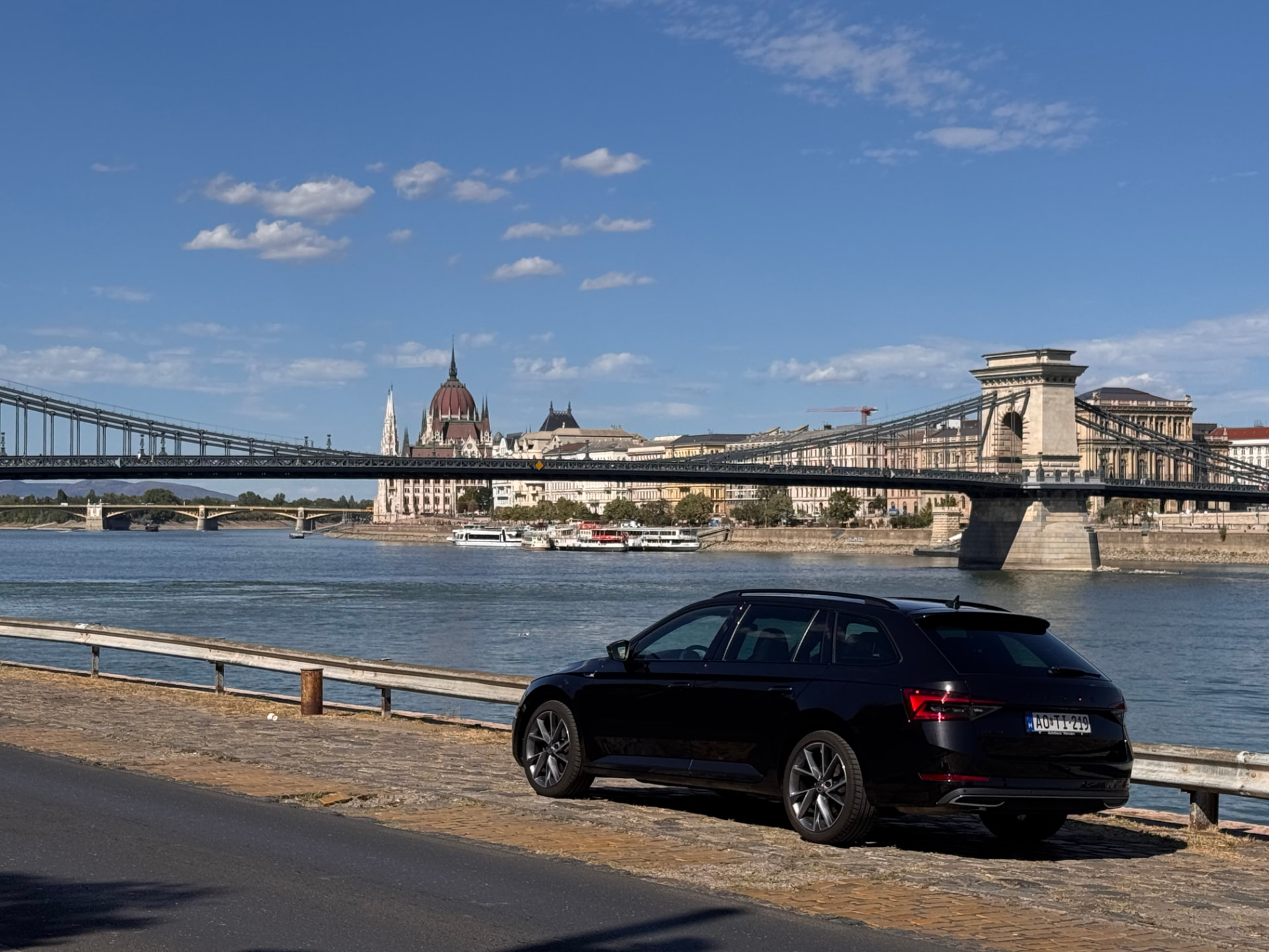 Premium black car in Budapest during a private airport transfer